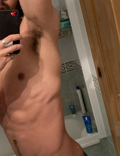 Helloo, first post! Should I shave or not? by giginogigetto7