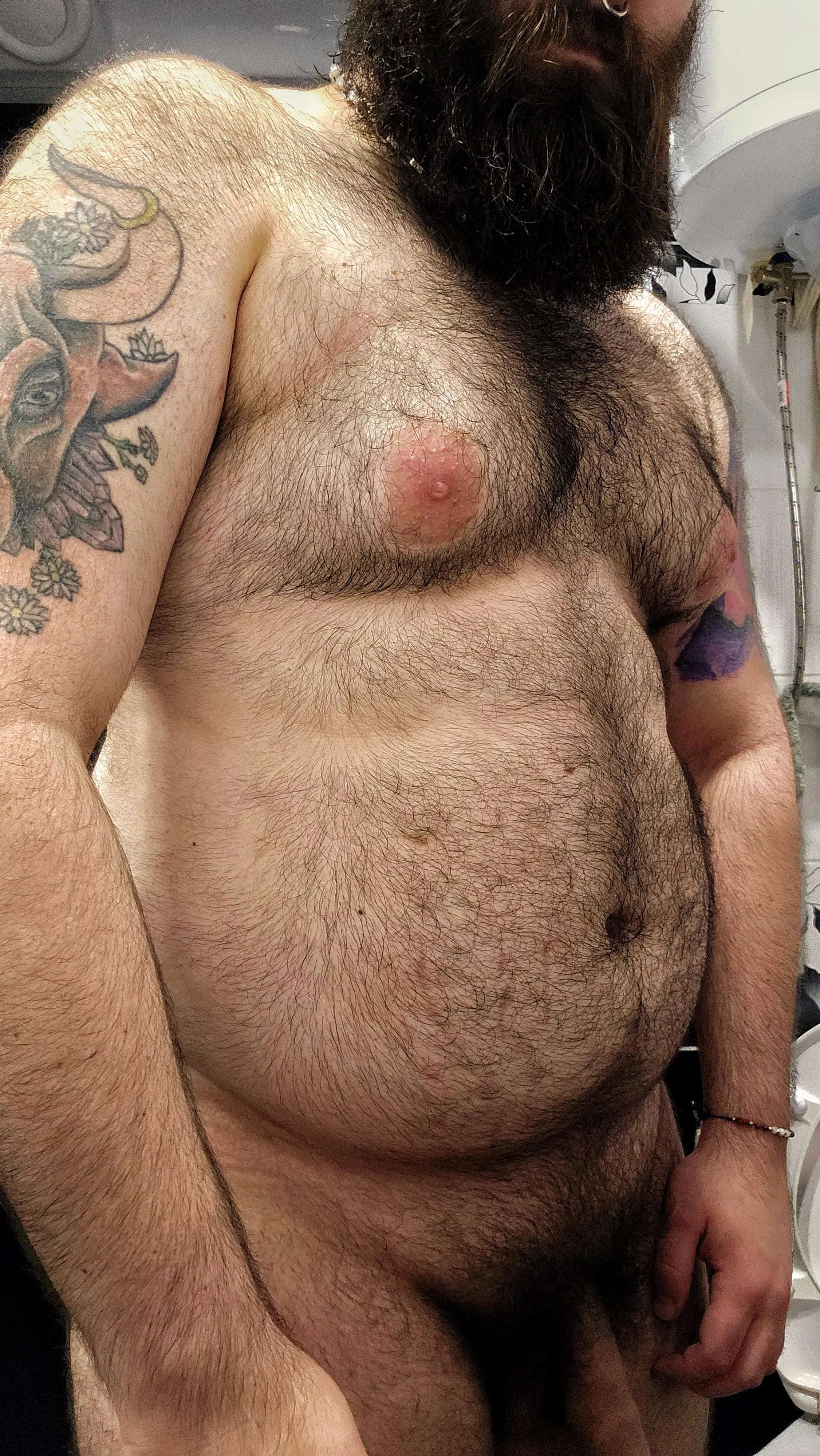 Who want's to help this bear daddy get off 😈 posted by HairyBullbear