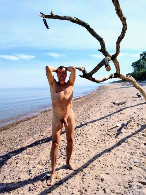 Yes it's beach and I nude.  by Alex_wex