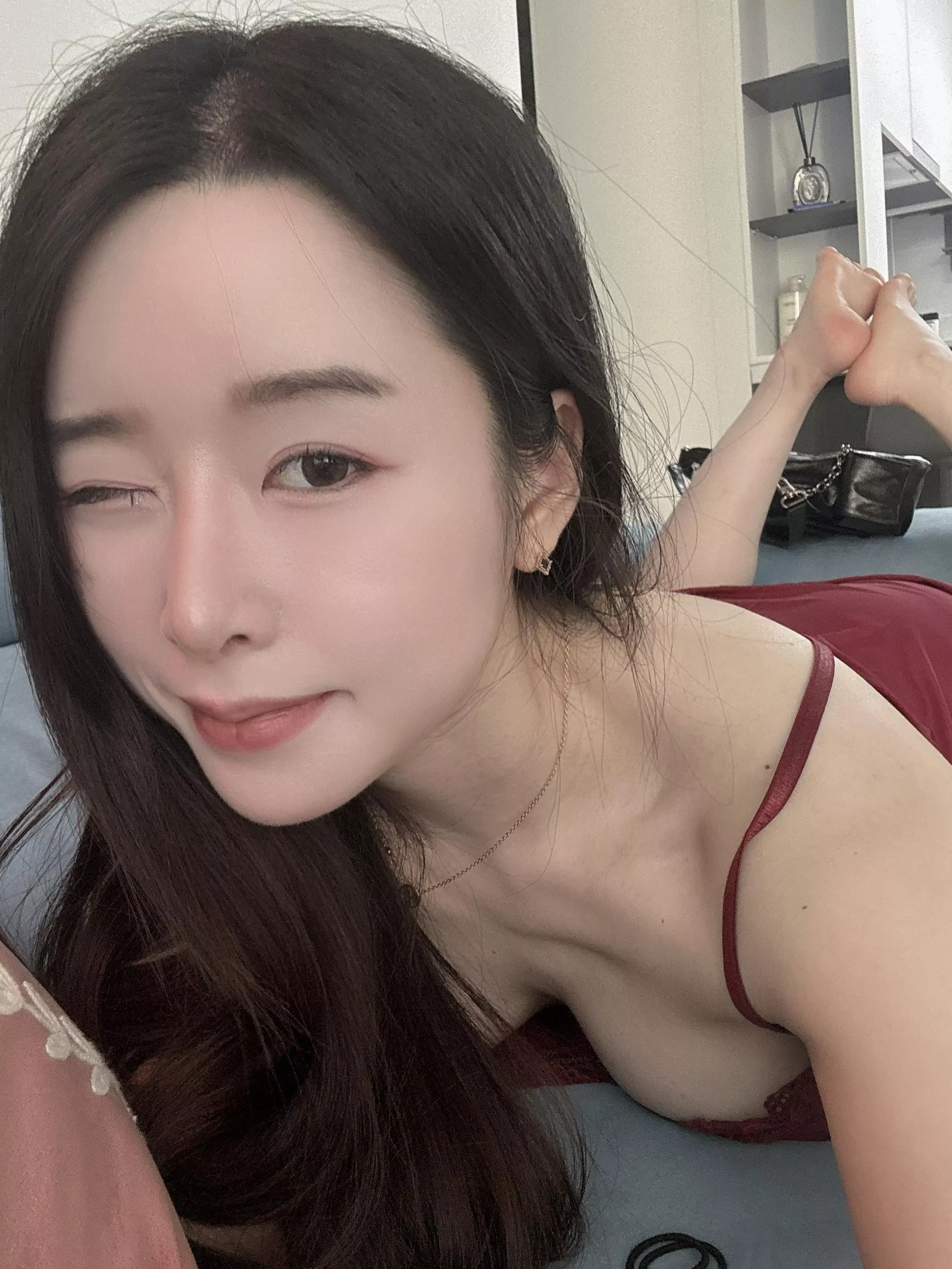 Young and ready for a good time posted by xoo_Chloe