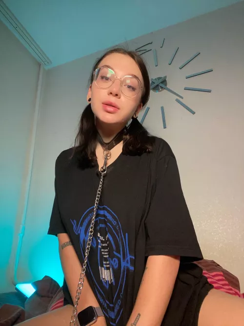 Your obedient bitch on a leash on guard by celty_sturluson_d