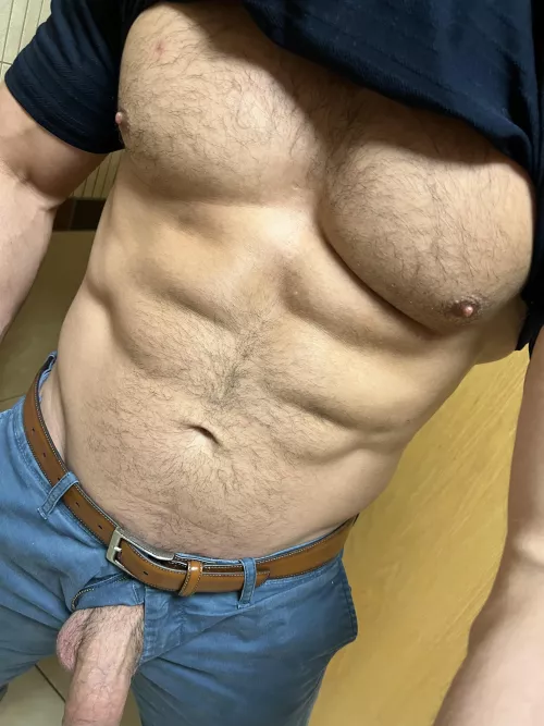 [35] slow day at the office. by jxf4