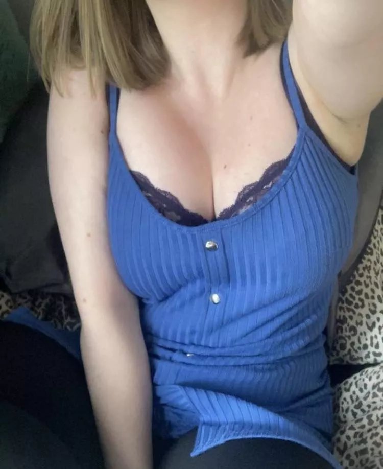 A little bra slip [f]or you  posted by PrincessLittleRobin