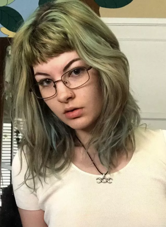 anybody knows her name? posted by Cool_War_6164