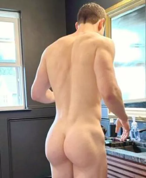 Bathroom butt by DaveANDRob