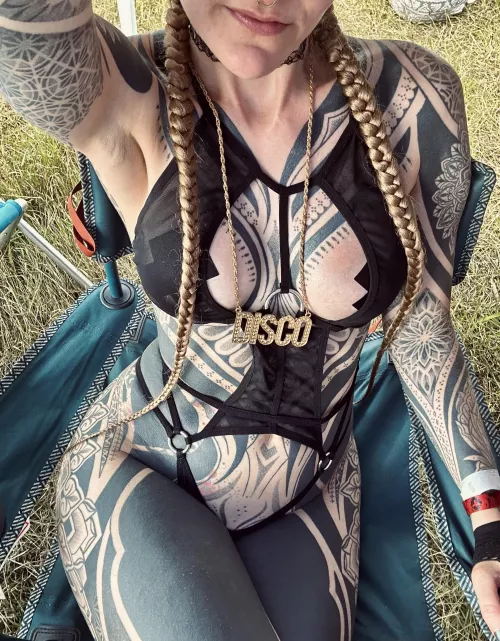 Festival hair, disco flair 💃 by owl_emma