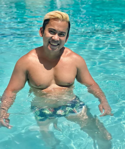 Heat over 100 in palm springs. but it’s a dry heat they say.  by titetan