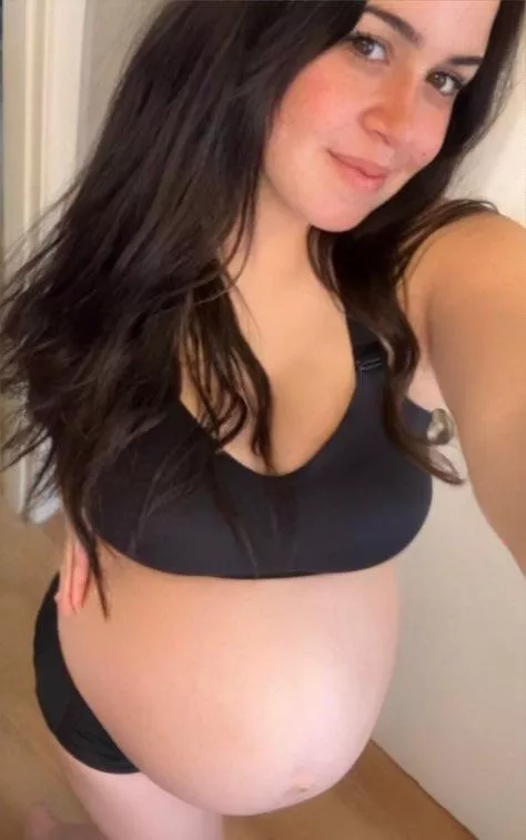Here for your preggo kink 😘 posted by Less-Income326