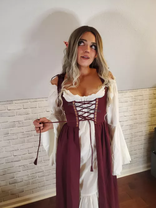 I'm a lil elf ho by GOTHflavoredJIGGLES