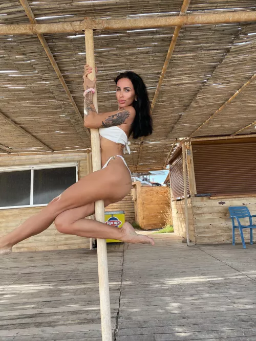 Incredibly nimble feet  by letolicompa