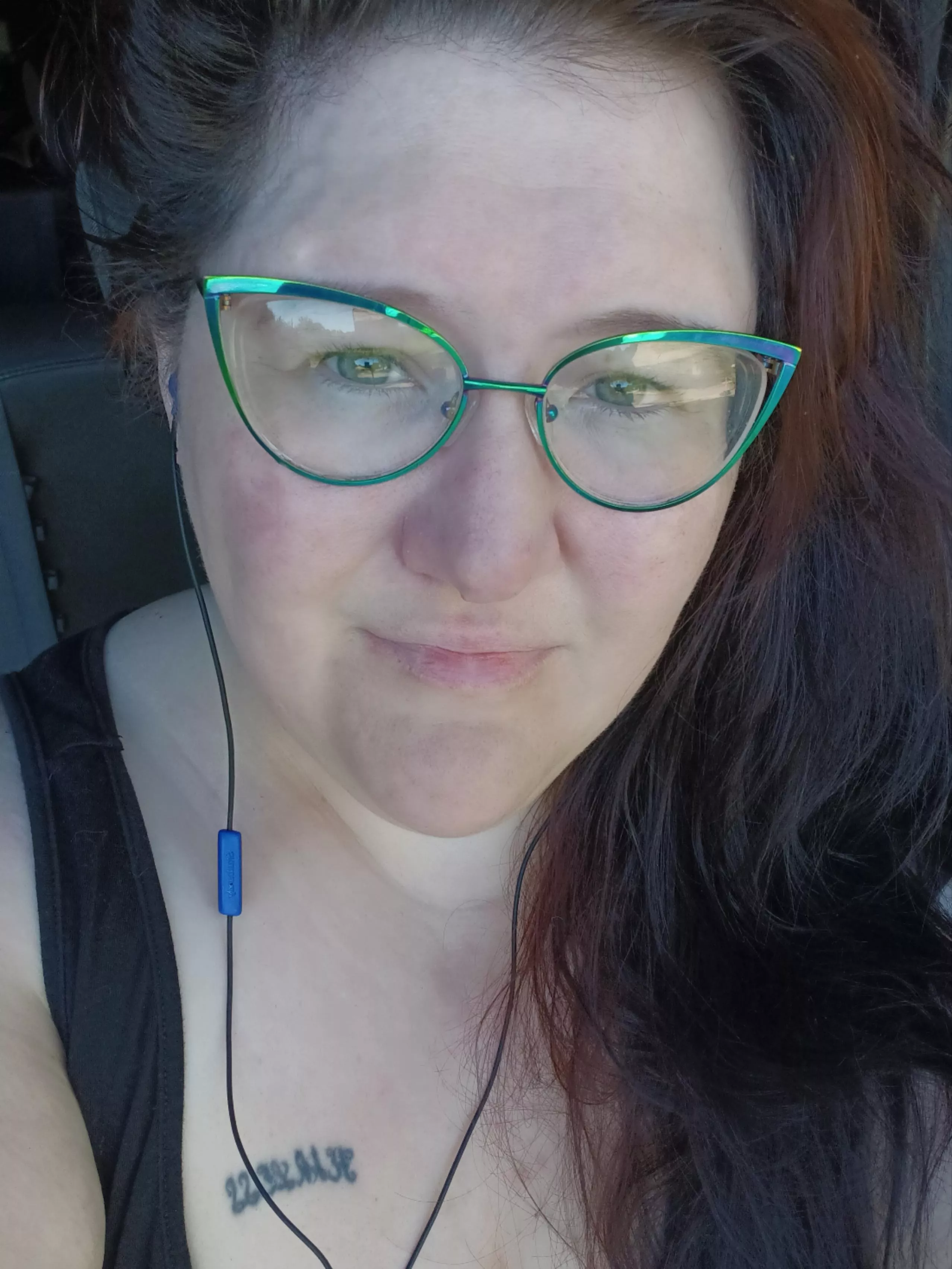 Morning reddit 🥰 posted by Serafina_Ruby