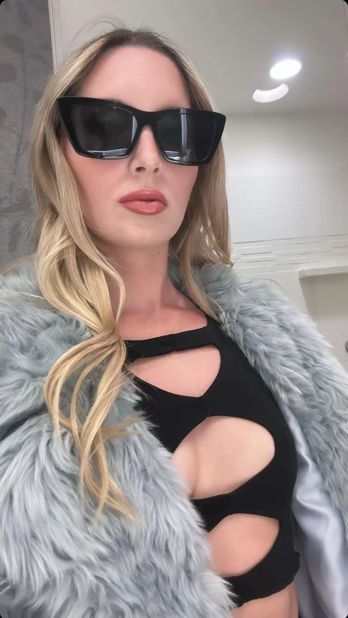 The Queen posted by [deleted]