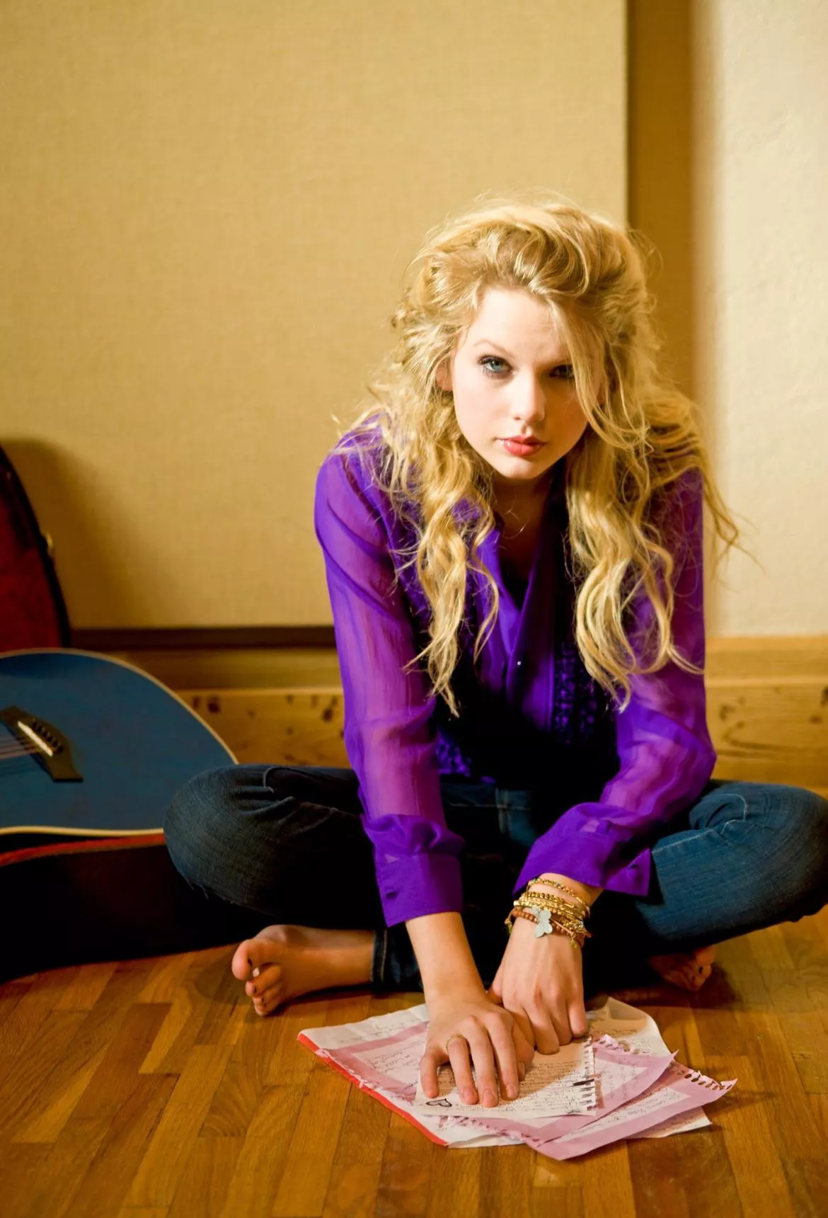 This pic of Taylor swift gets me hot posted by Frosty_Gabs