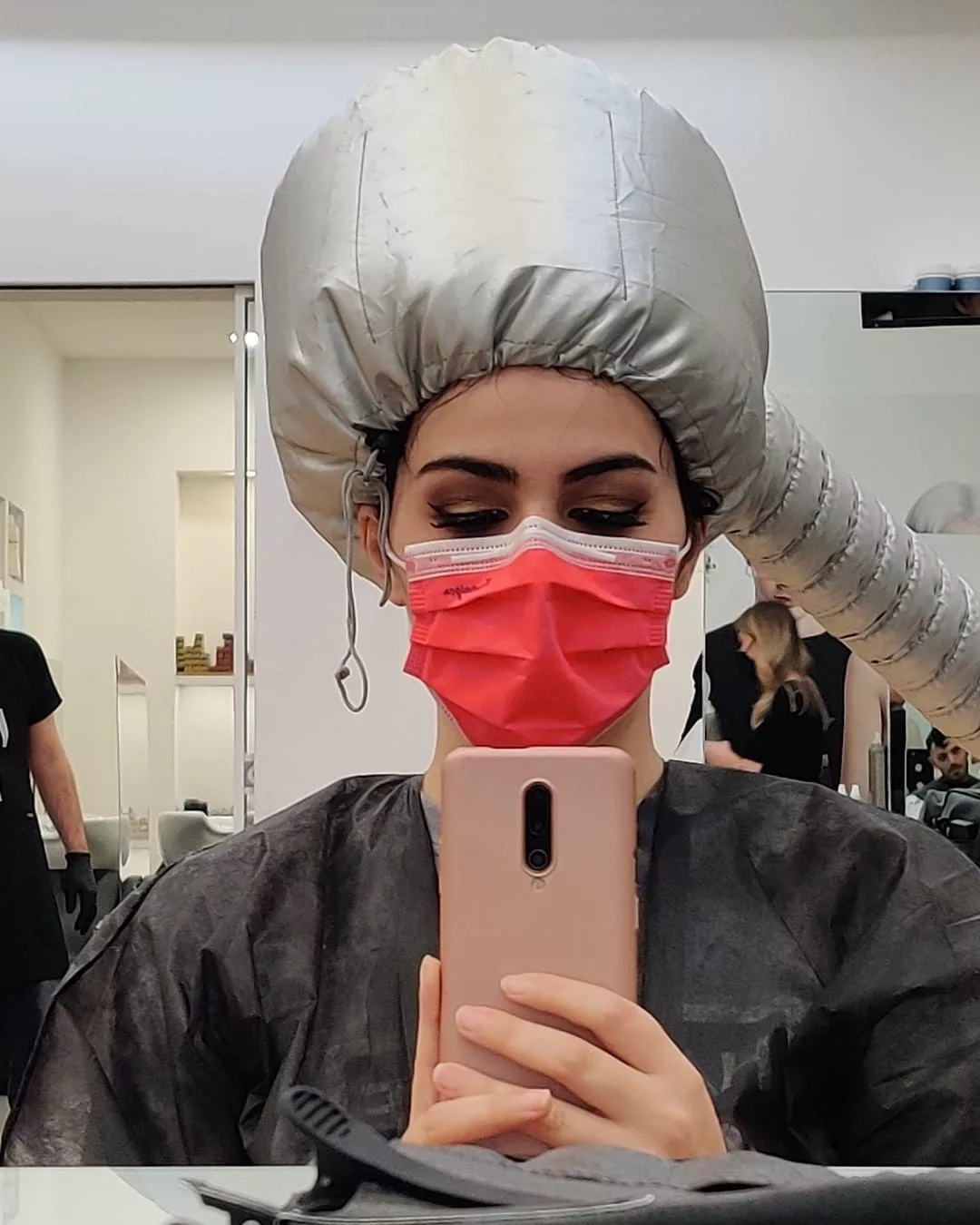 Valentina at the hair salon💇‍♀️🇮🇹😍🔥 posted by Fast-Assumption-7336