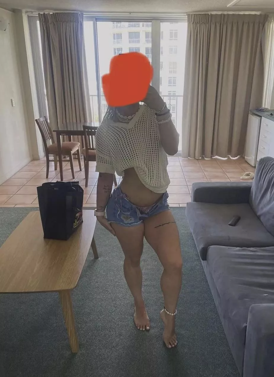 What would you rate my sweaty feet 😩🫣 posted by FitJasmine