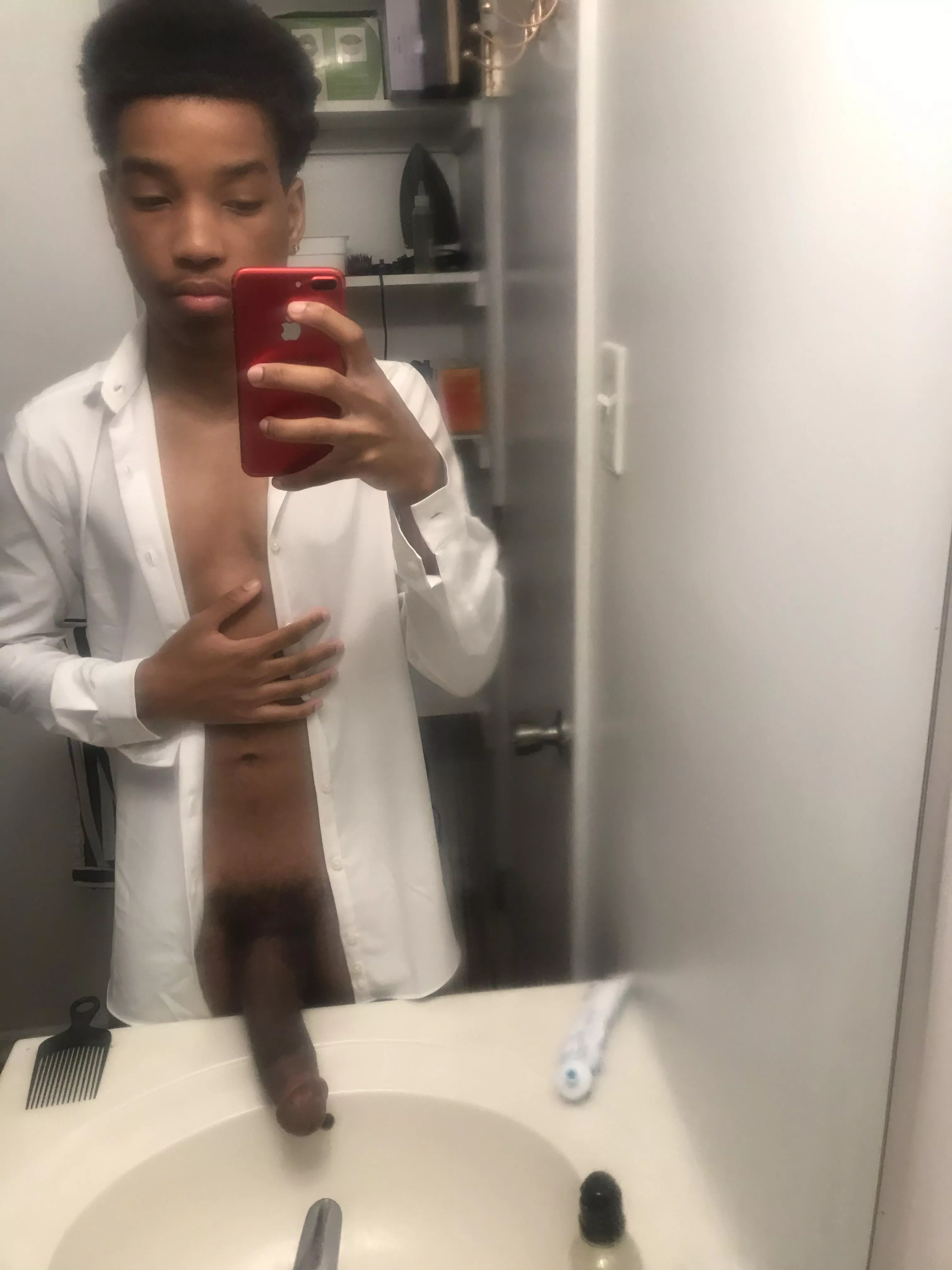 Wyd if you come home to this?🐍 posted by rjeva3