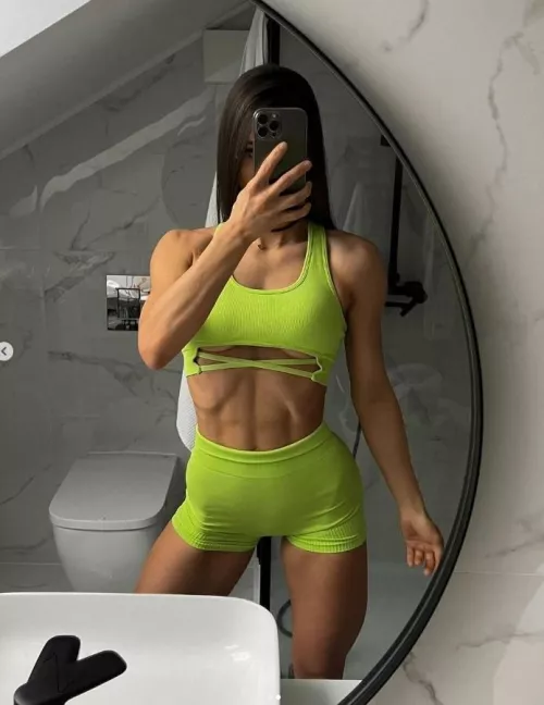 any thoughts? by linasphysique_