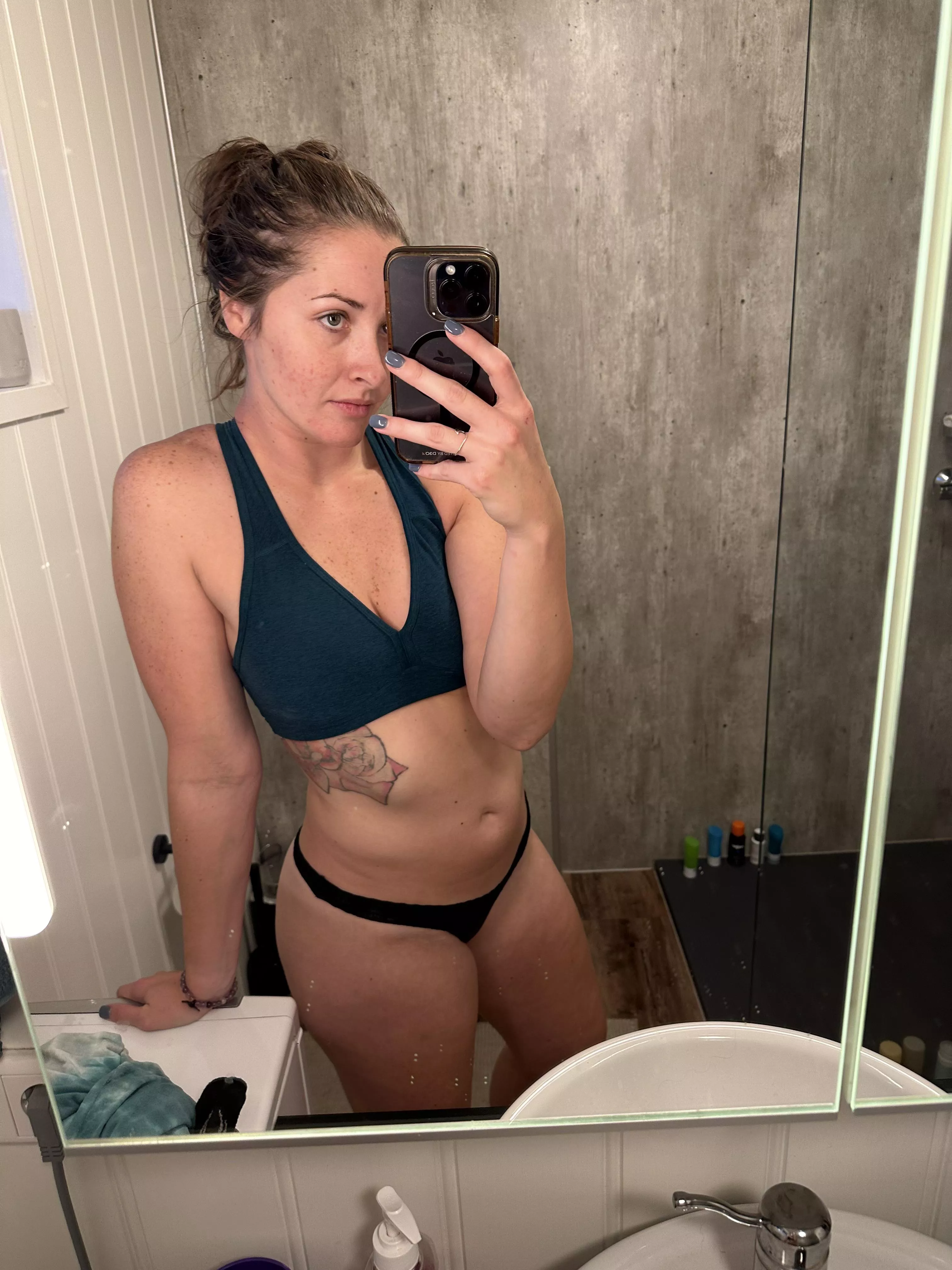 could use some help cleaning up after my workout posted by cumwcourt