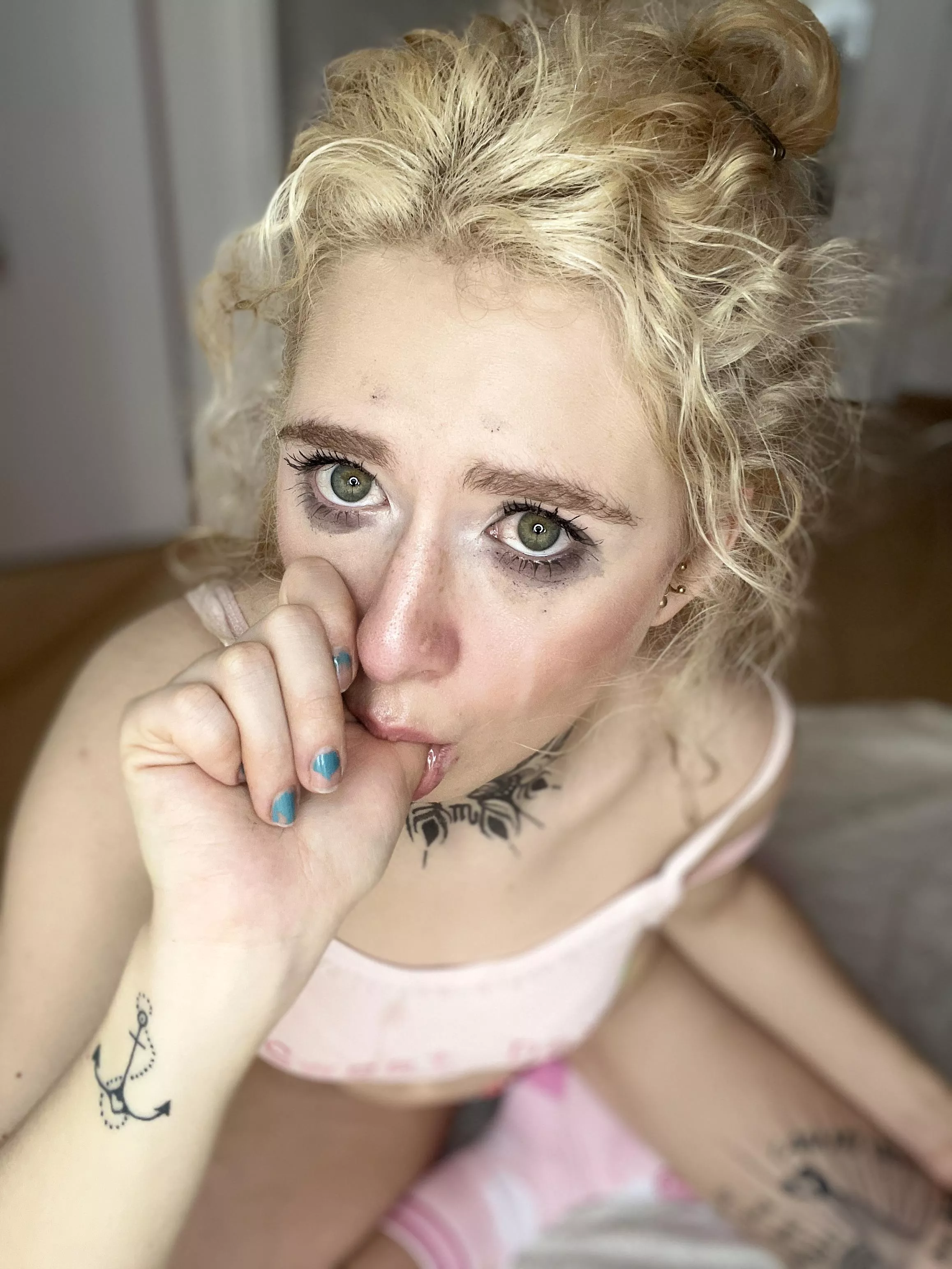 even if i am blonde i know that not only the thumb is good for sucking posted by MaryJane_Auryn