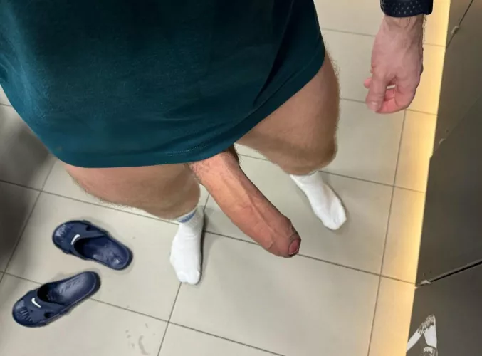 Gym hanging by toffs25