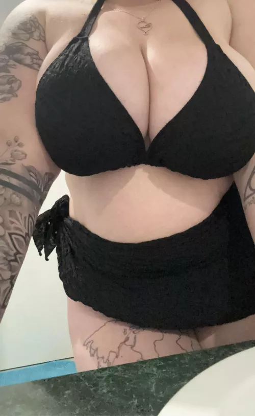 Holidays are about to begin ☀️👙(f) by Hot-Definition-3496