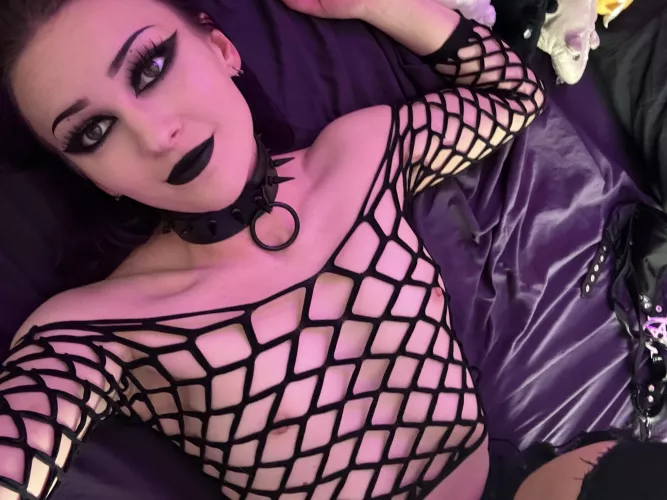 Hope you don’t mind black lipstick on your dick  by impossiblepig666