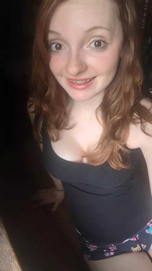 I'm having trouble focusing today! Lol by kisskittyred