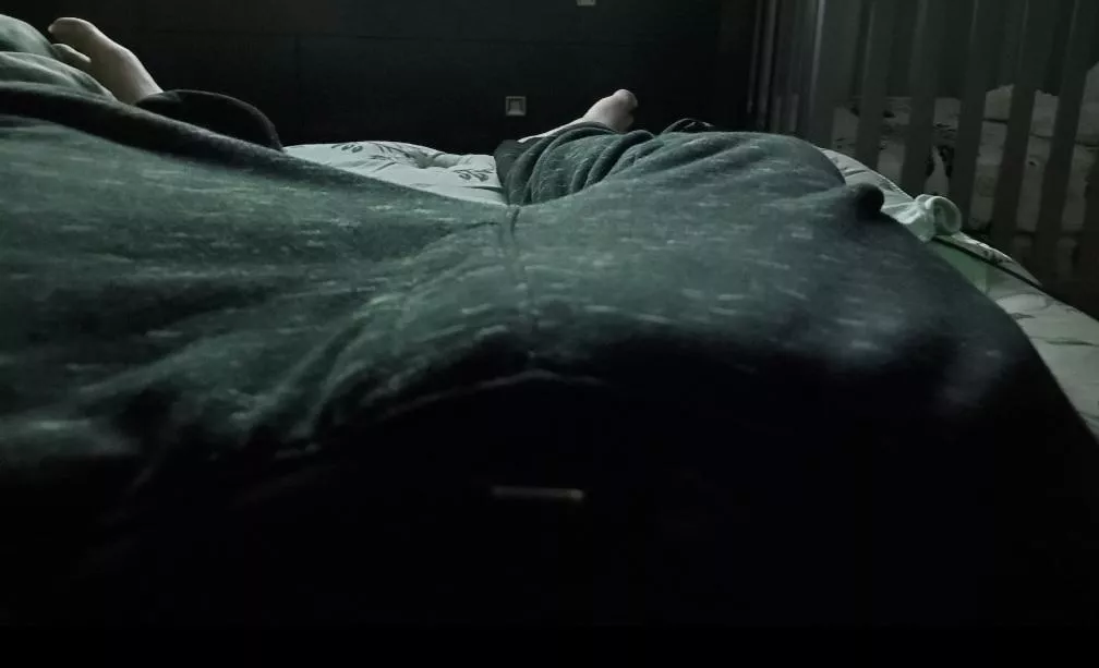 It's just chillin  posted by TheGrimOne_