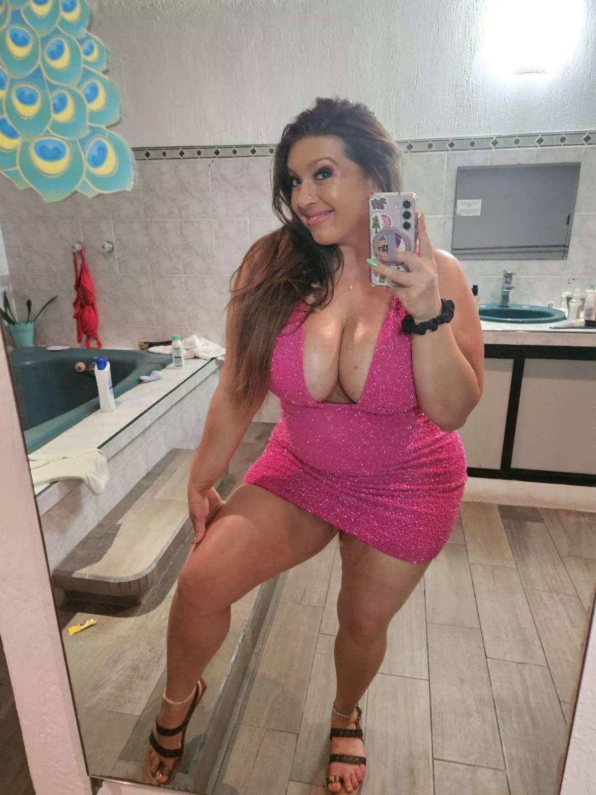 Just a cute oiled up thick mom at your service  posted by Babylittlelo