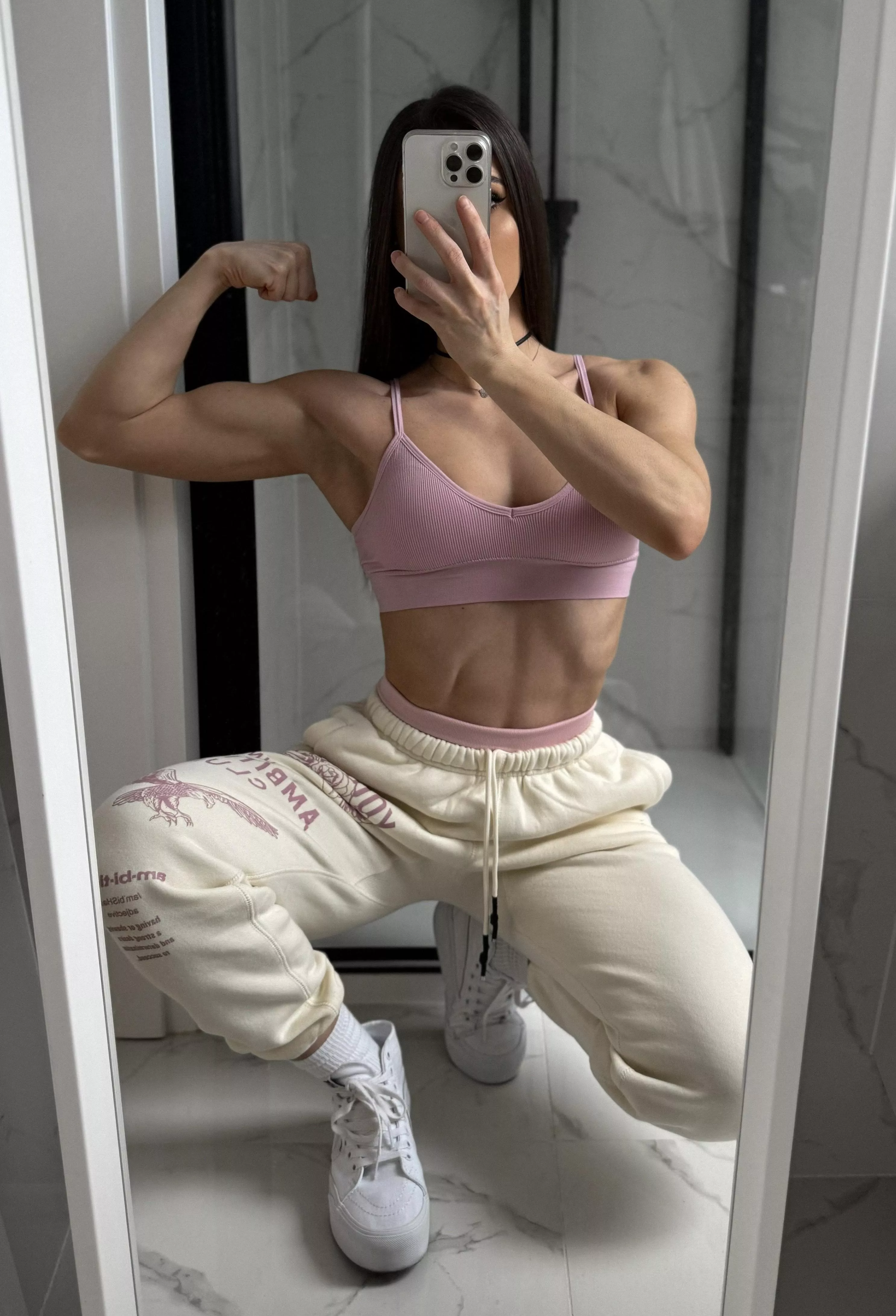 Lina - (@linasphysique) posted by linasphysiquex