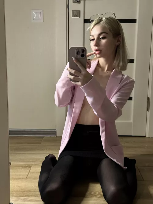 this slutty blonde is ready for a good time by teresablondy1