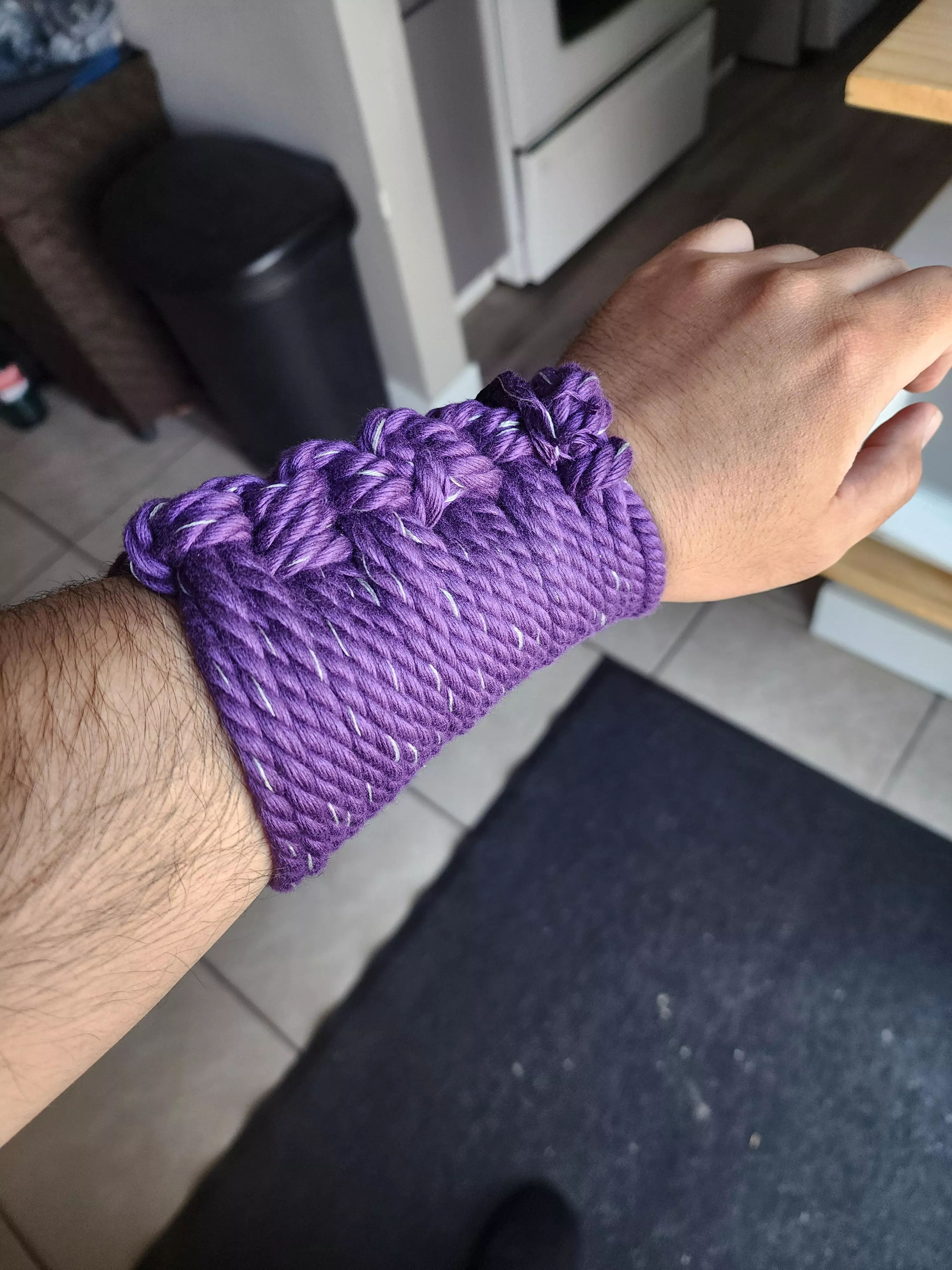 Wrist self tie posted by roughnick