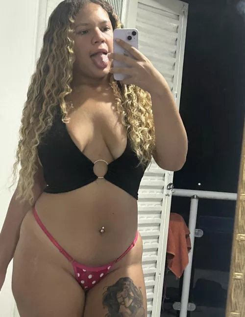 2004 latina girl.. what's your first impression by cute_bbygirl