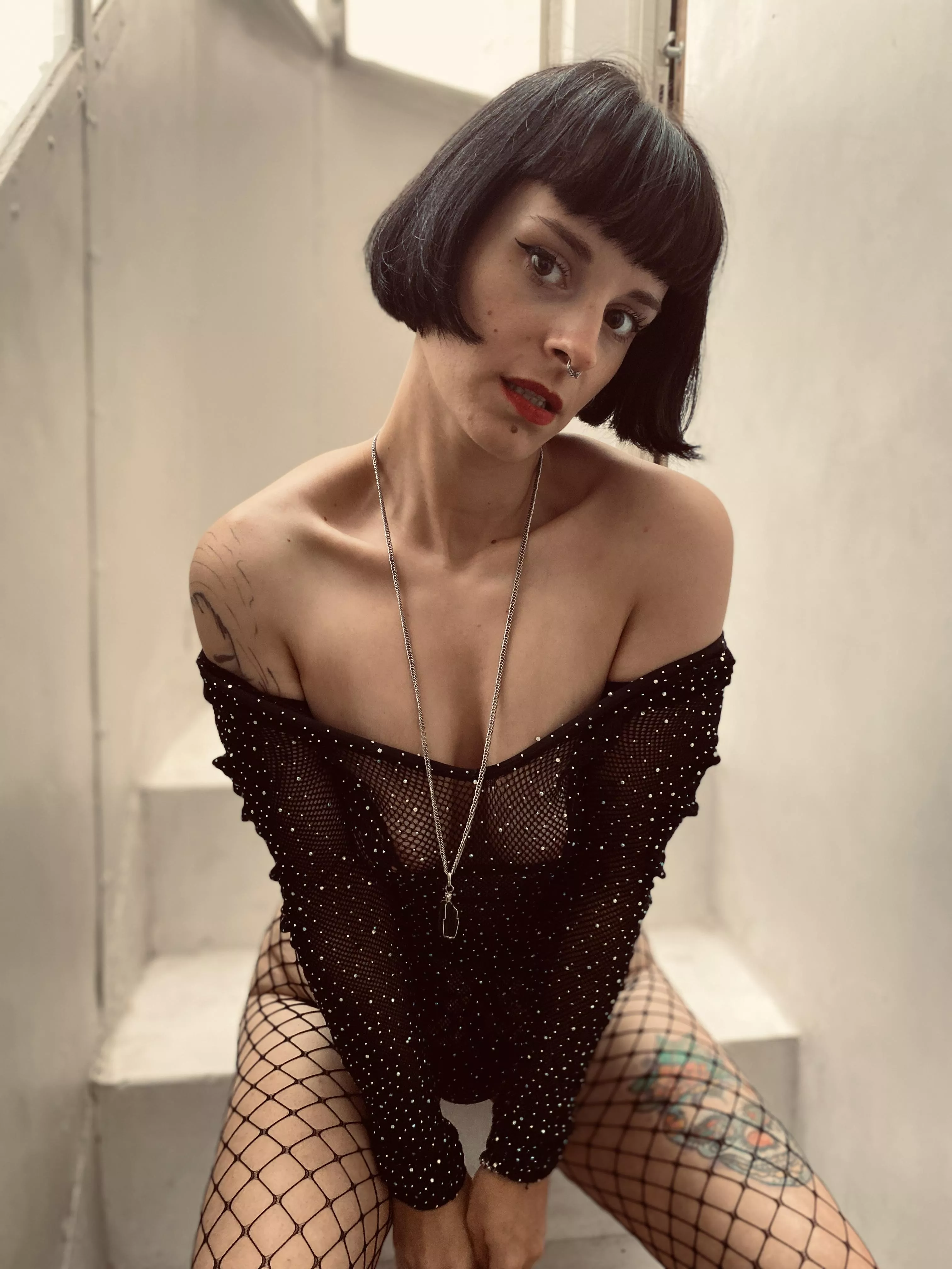 A perfect bangs  posted by pinupfex