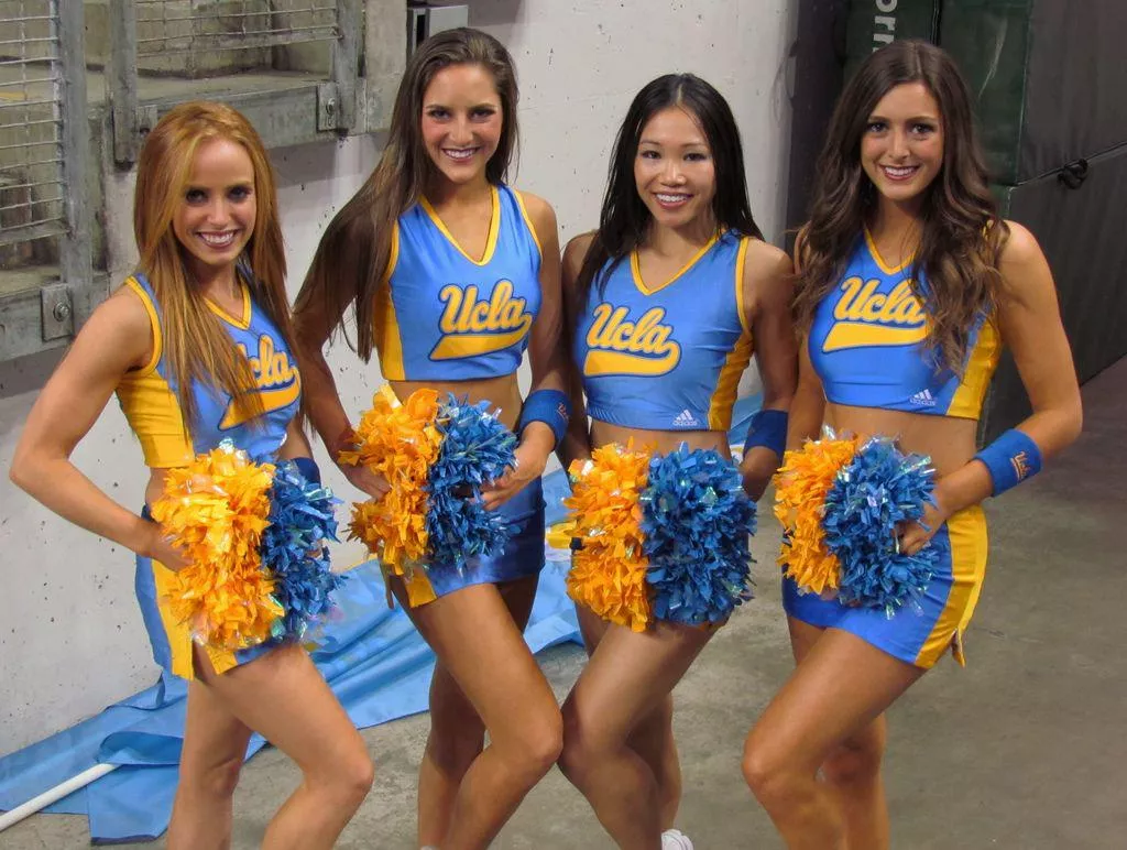 Cheerleaders posted by wakkaffx2