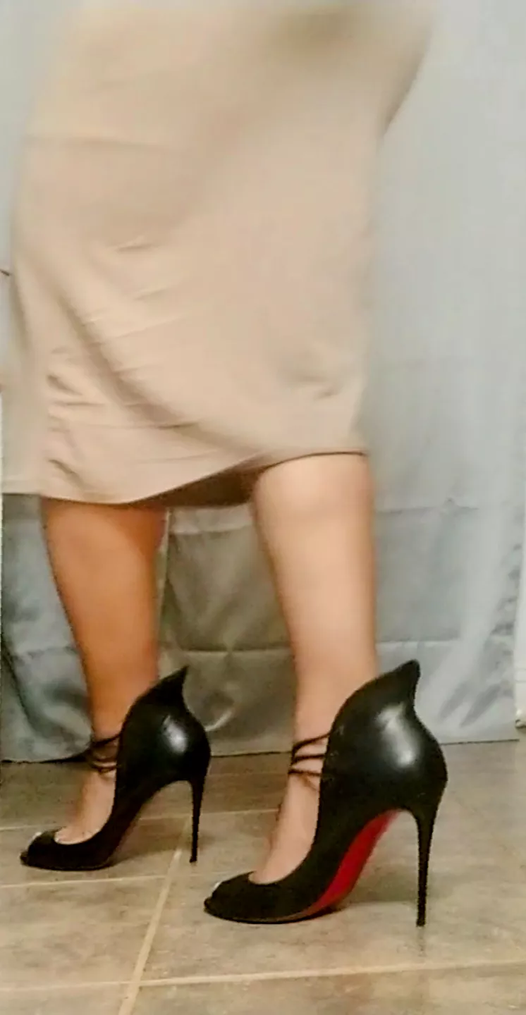 Christian Louboutin Megavamp posted by TaniaGuerrero