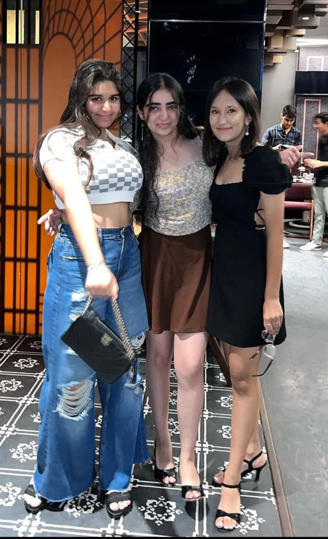 Damm those are big posted by ZELENY_OTARU