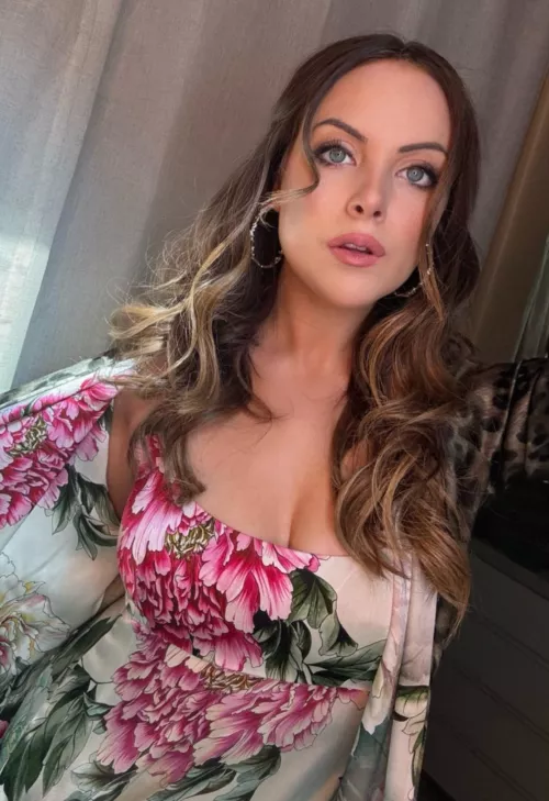 Elizabeth Gillies by 1steptofar