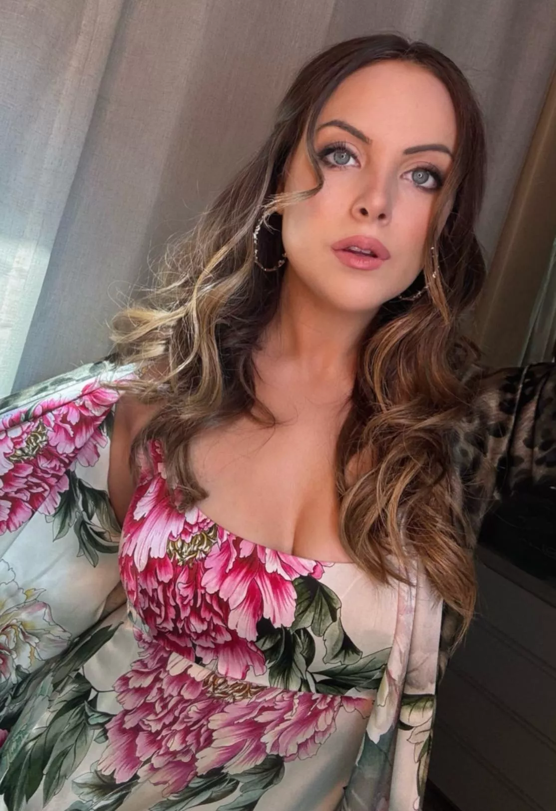 Elizabeth Gillies posted by 1steptofar