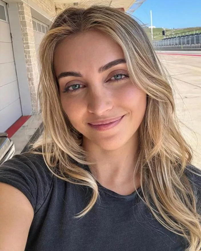 Emelia Hartford posted by artistpolarbear