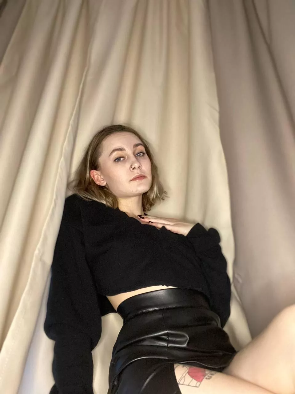 Get under my leather skirt sweetie posted by SexyHottieGlowing