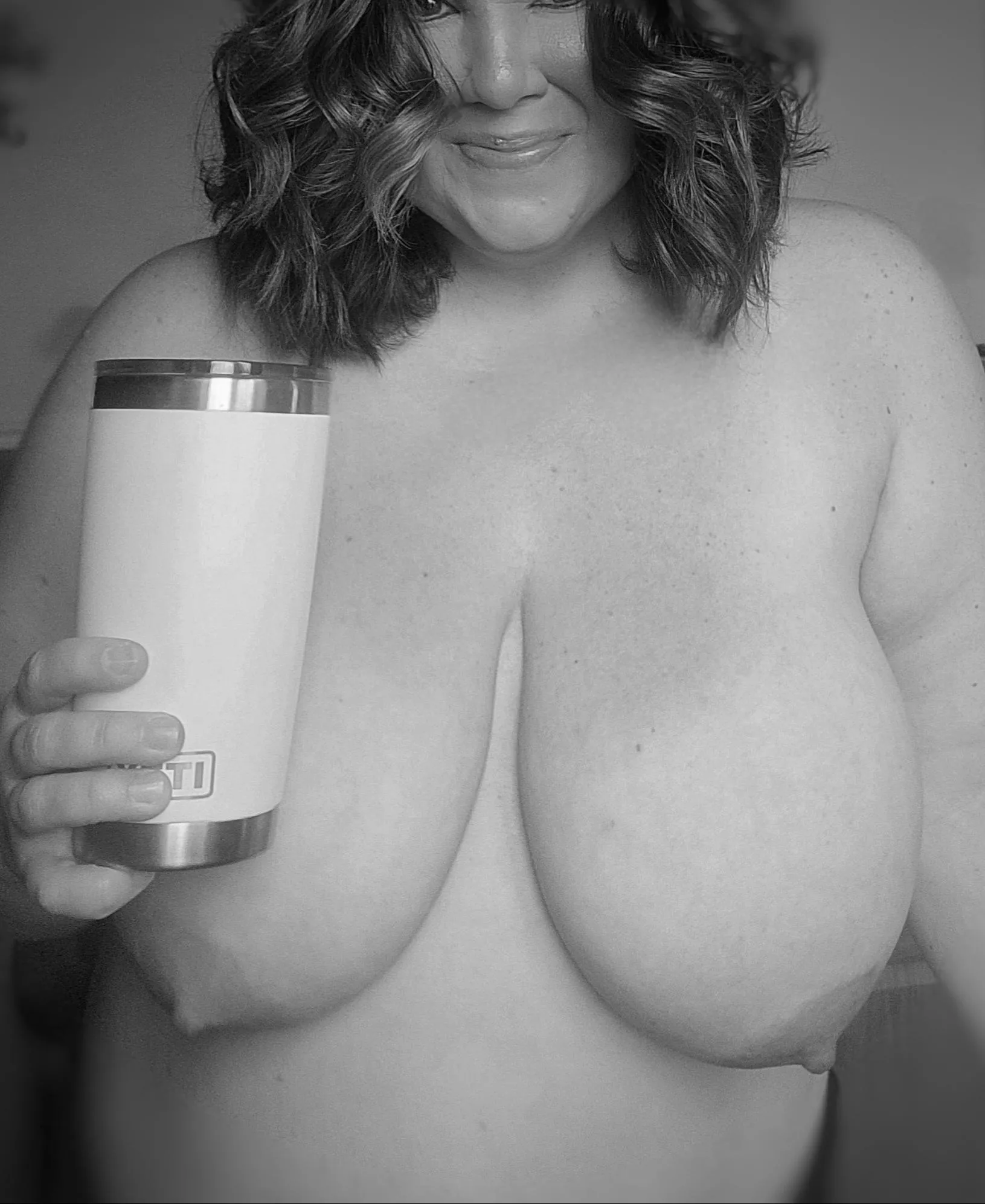 Happy Friday... have a great day! ☀️☕️ posted by ThicknCurvy_6