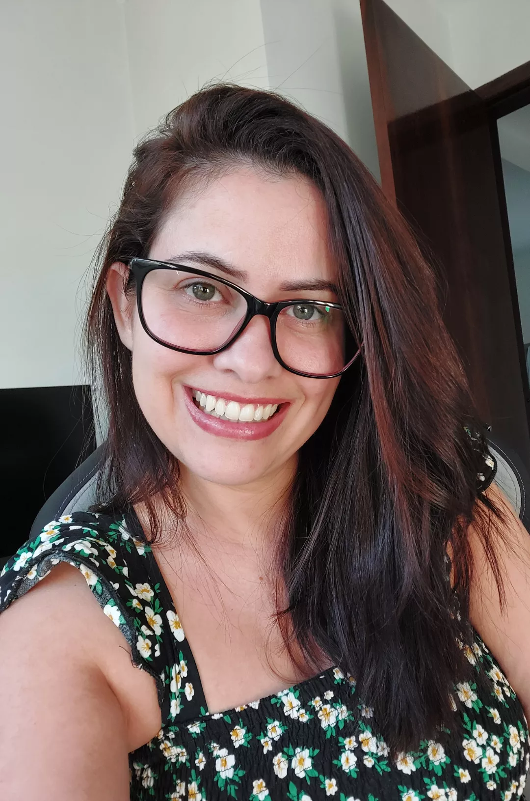 Heeey 😁🤓 posted by Isiscristine