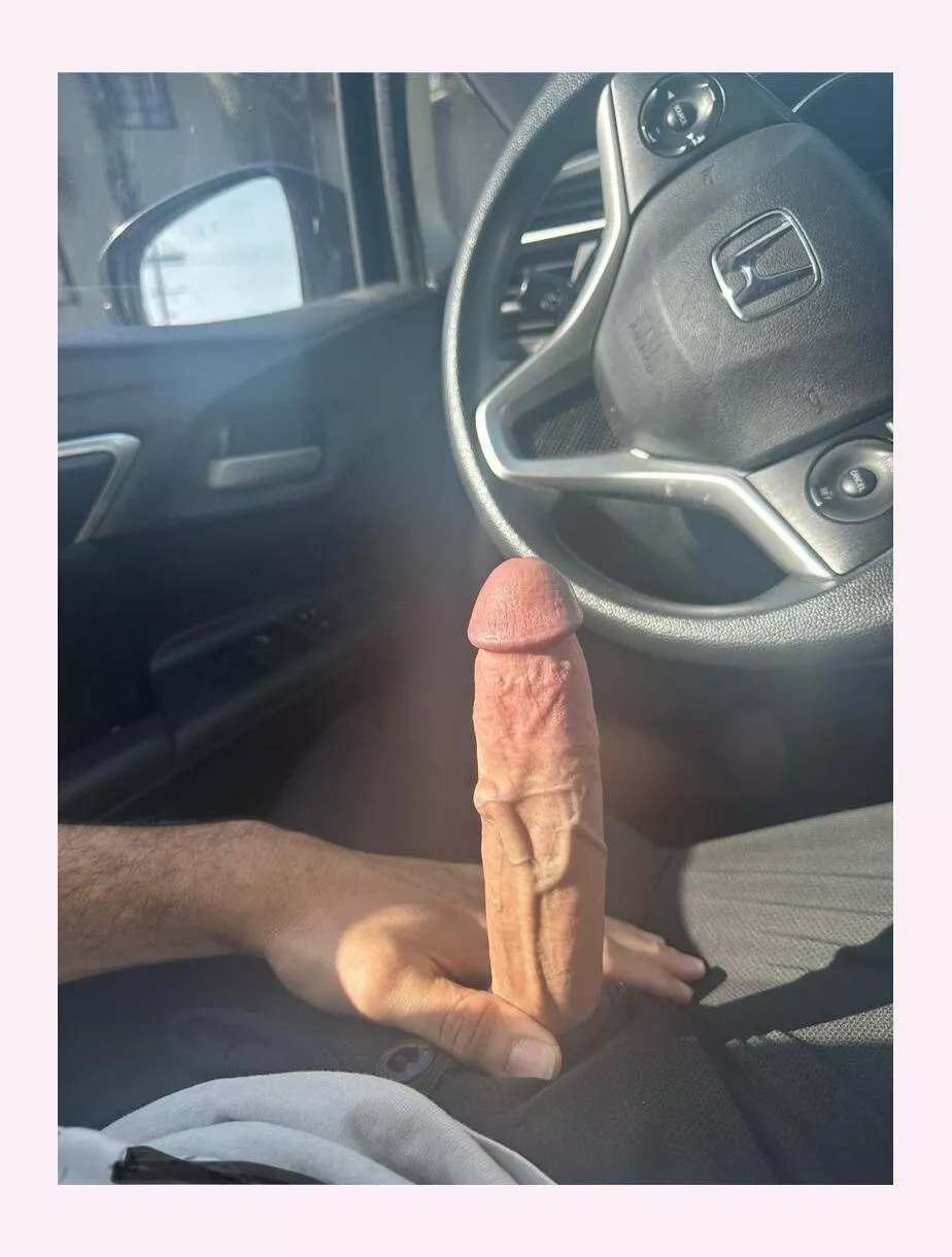 I keep trying to shos people, but they just don’t look over. posted by Infamous-Video-1620