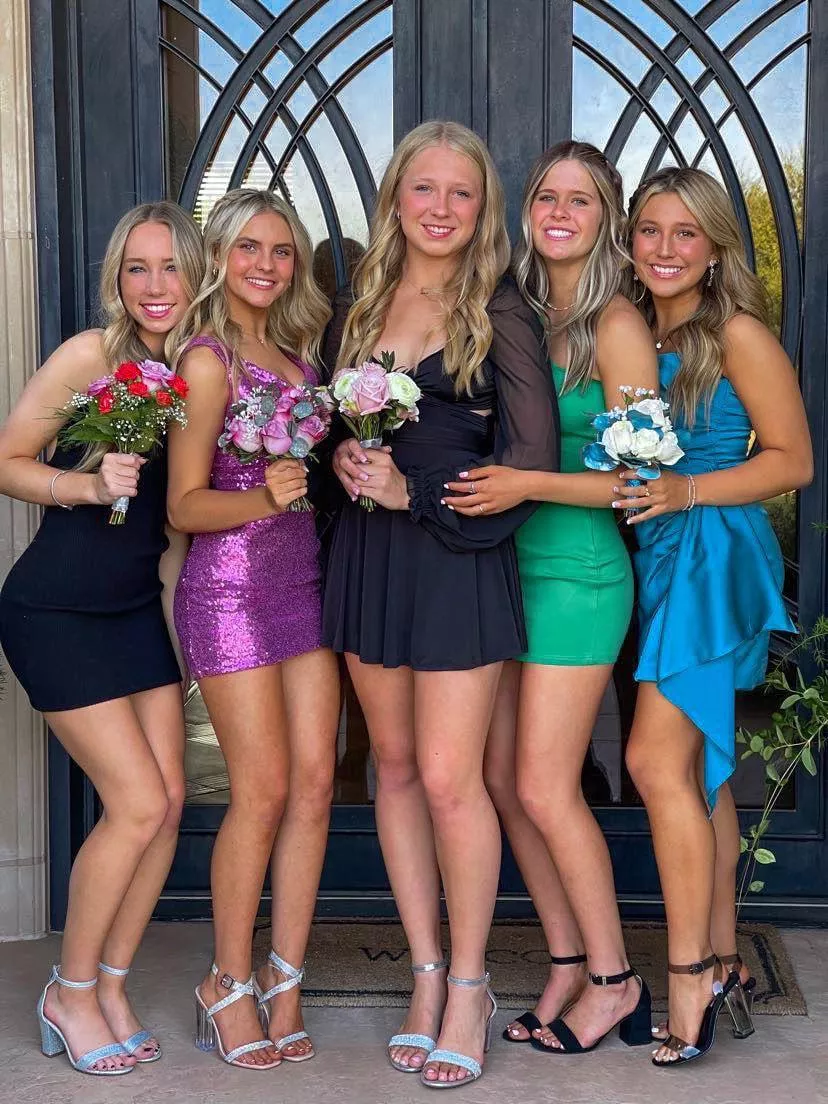 Ladies with flowers  posted by CrazyMiguel119