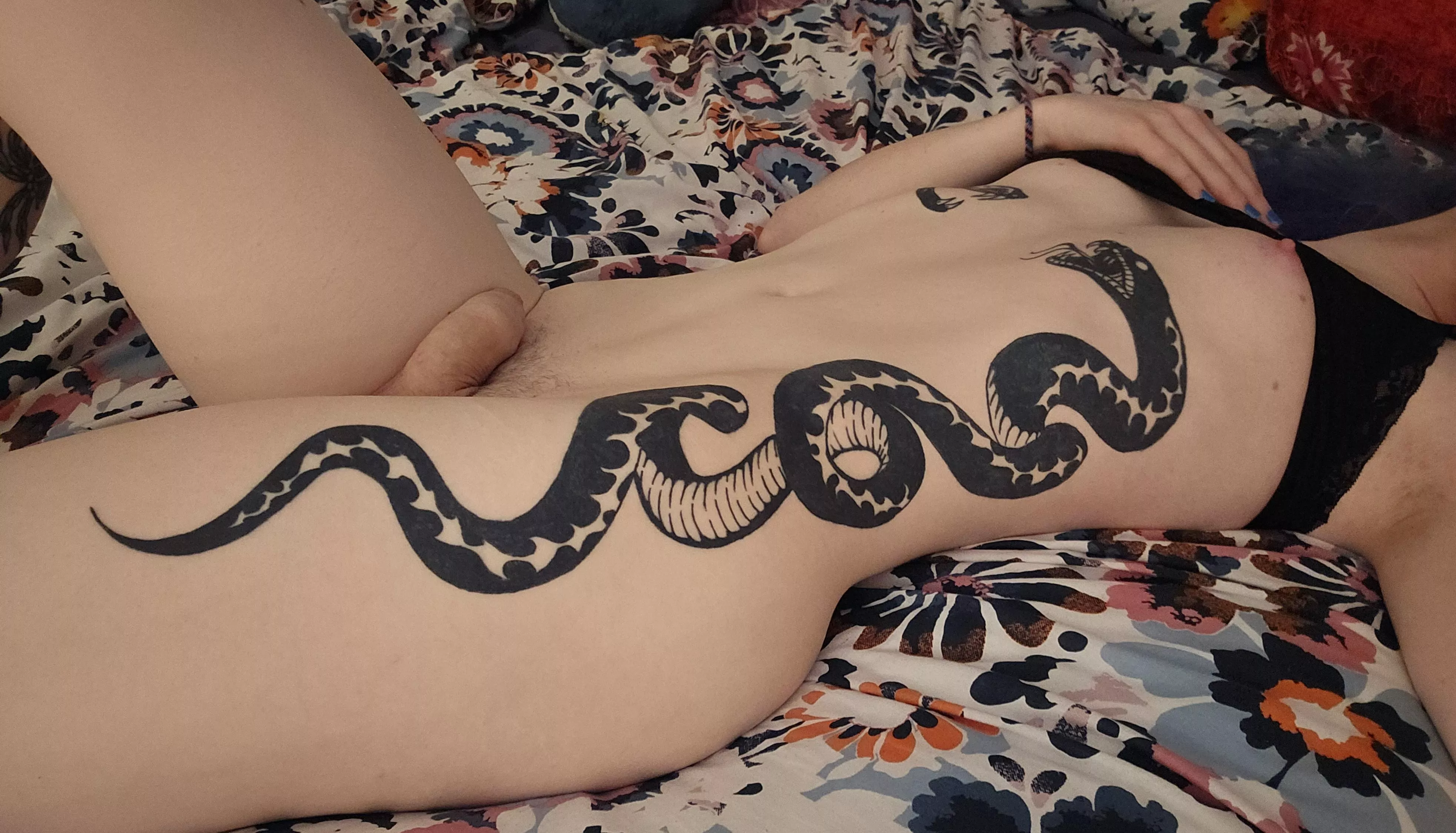 Relaxing in bed :) posted by lavendersmol