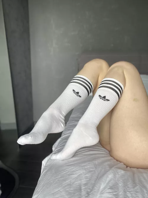 You like white knee socks? by _kateedem_