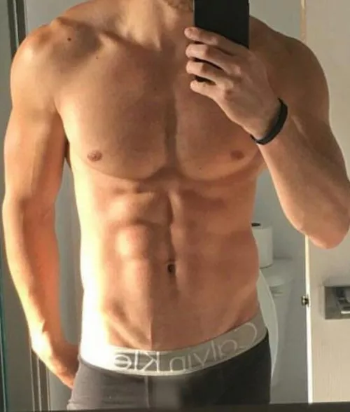 22 starting a fit bros group chat. send age and pic to join (fit only). snap: jack0t2023 by jackot2023