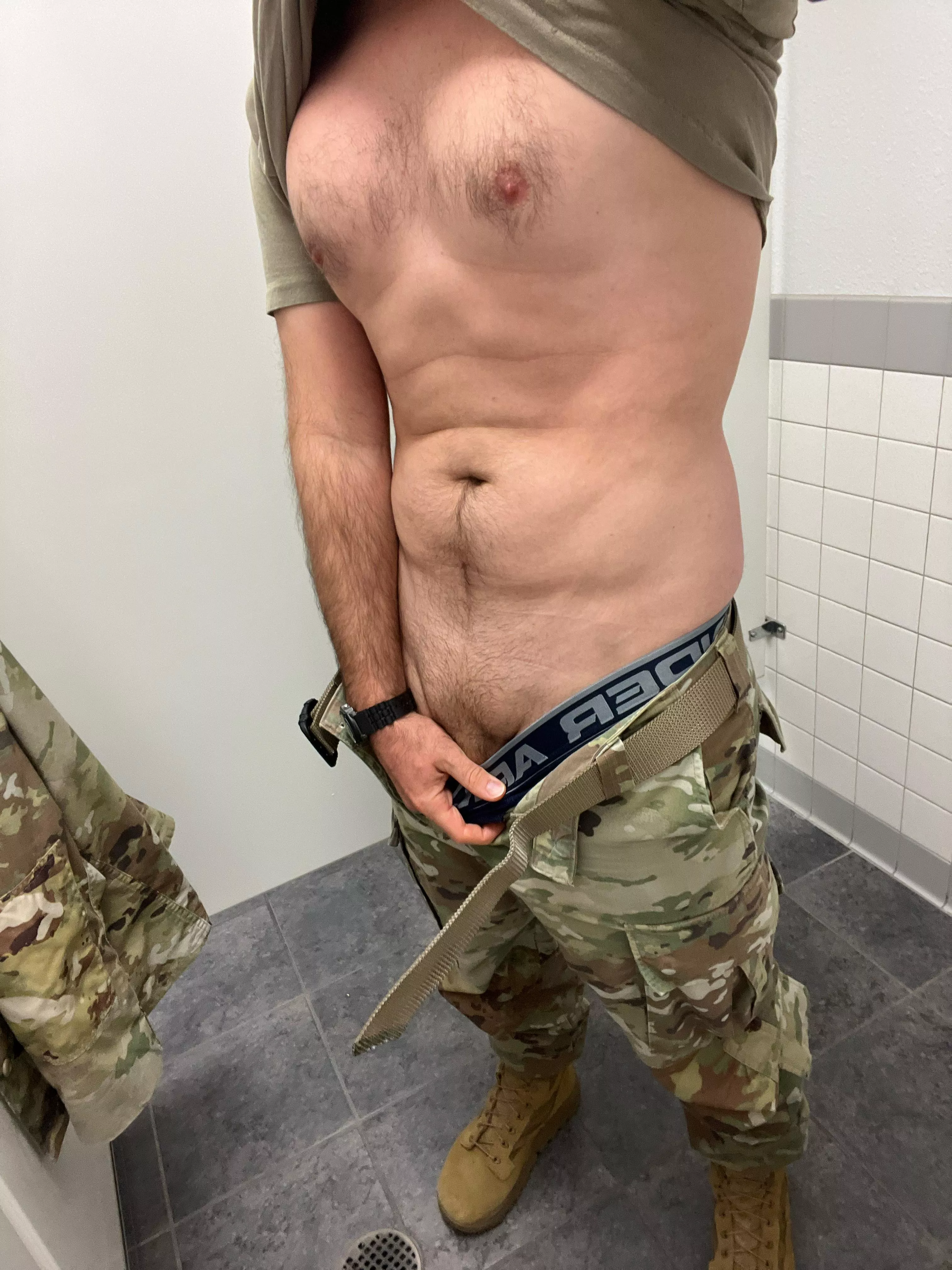 35 looking for a F chat buddy posted by stevethrowaway718