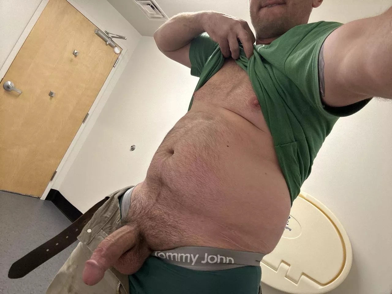 [36] boss makes a dollar I make a dime so here’s my cock on company time posted by chicago123450